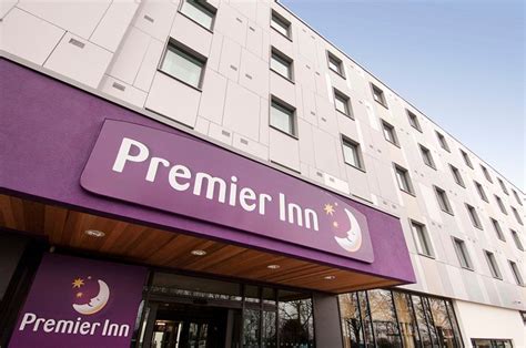 Premier Inn Heathrow Airport Terminal 5 Hotel - UPDATED 2024 Prices ...