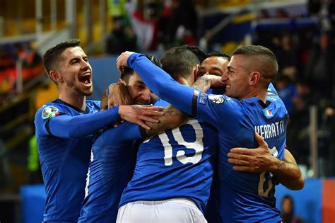 Fabio Quagliarella of Italy celebrates his goal of 4-0 with teammates...