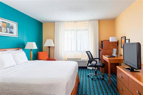 Muncie Hotels Photo Gallery | Fairfield Inn Muncie