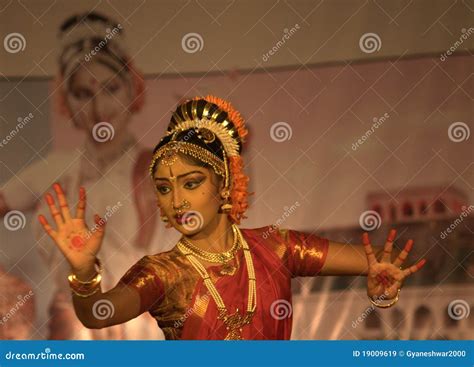 Kuchipudi - the Classical Indian Dance Editorial Stock Image - Image of children, dancer: 19009619