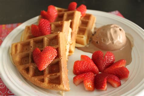 Yu's Pink Kitchen: Waffle & Pancake (Video)