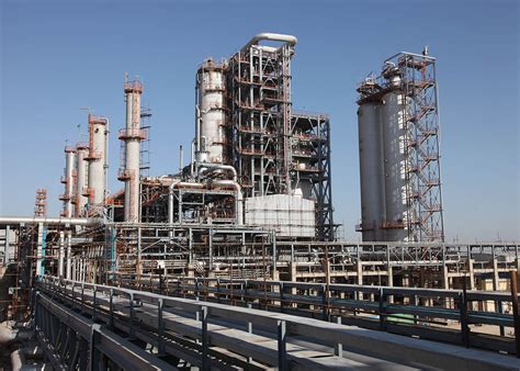 China's Sinosure Opens $1.3b Credit Line for Iranian Refinery | Financial Tribune