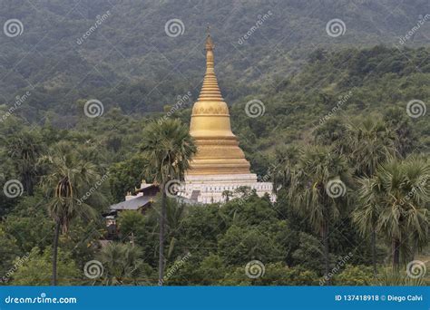 The Great Golden Pagoda of Mingun Stock Photo - Image of landmark, siam: 137418918