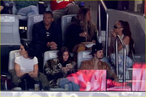 Justin & Hailey Bieber Sit With Kendall Jenner, Ciara & Russell Wilson ...