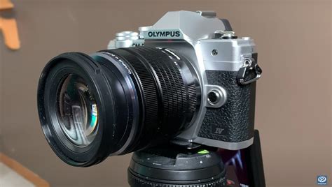 A Review of the Affordable Olympus OM-D E-M10 Mark IV Camera – SySyPhoTo