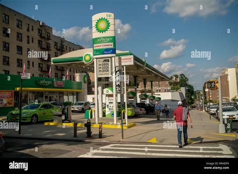 Bp gas station hi-res stock photography and images - Alamy