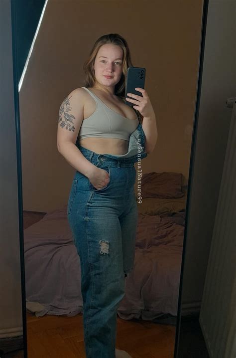 Overalls with a croptop is such a cute outfit : r/croptopgirls