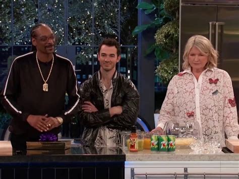 Martha & Snoop's Potluck Dinner Party Trailers & Videos - TV Guide