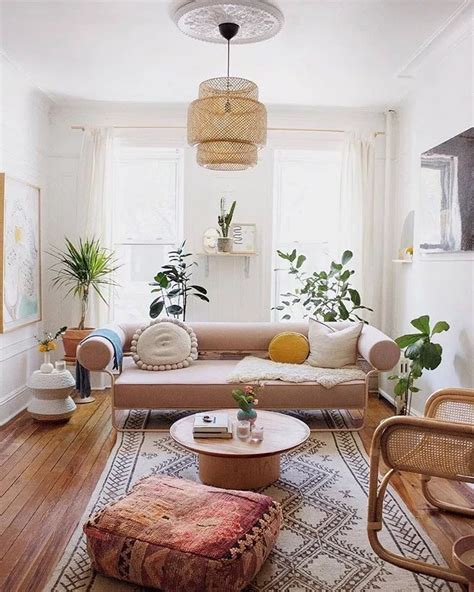 minimalist boho style living room Minimalist Bohemian Living Room, Boho ...