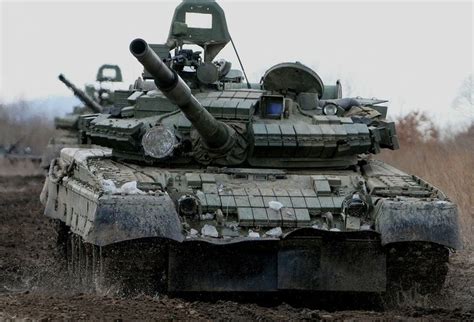 military tanks dirt roads mud armored vehicle t72 t90 armour russian army_www.wallmay.net_12.jpg ...