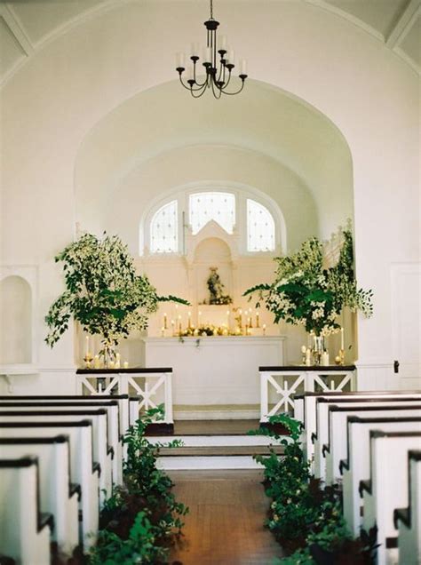 How to Decorate a Church for Your Wedding