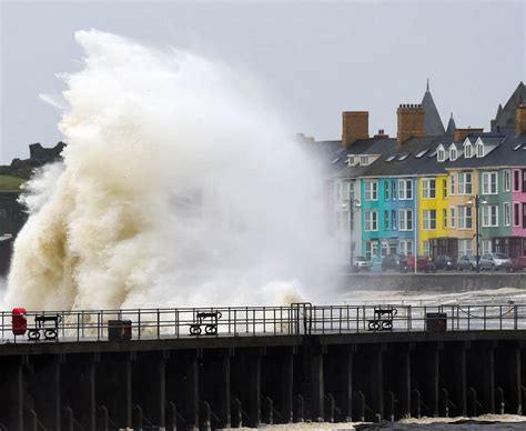 Storm Clodagh hits Britain and Ireland - Daily Star