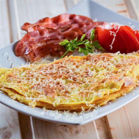 Bacon Cheese Omelette Recipe: How to Make Bacon Cheese Omelette