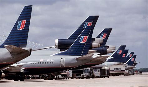 United Airlines 2000 | United airlines, Vintage airlines, Civil aviation