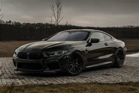 BMW M8 Competition: Schwarz, Schwarz & ein KW V4-Fahrwerk | Роскошные ...