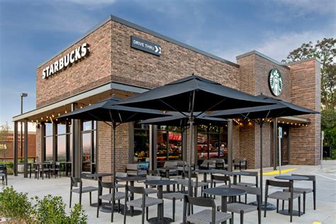 Franz Architects Starbucks exterior patio | Franz Architects