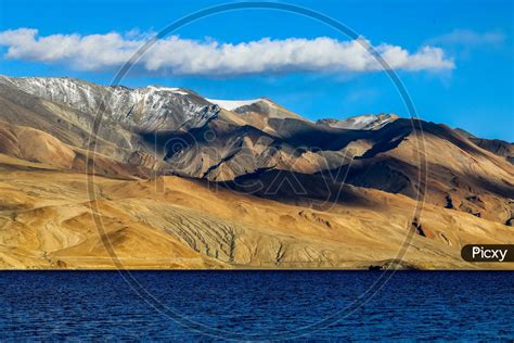 Image of Pangong Tso Lake.-CC361436-Picxy