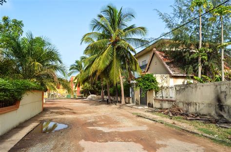 Bissau, the cashew republic - FreeWheely | Cycling Africa and other ...