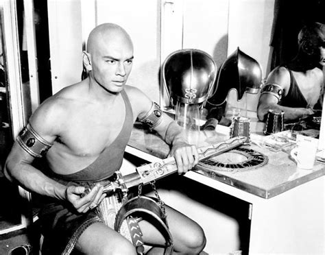 Yul Brynner in dressing room in the movie "The Ten Commandments" - Yul Brynner Photo (22588124 ...