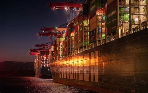 Port container ship night - Online Jigsaw Puzzles