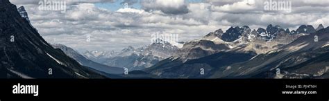 Rocky mountains in Banff National Park Stock Photo - Alamy