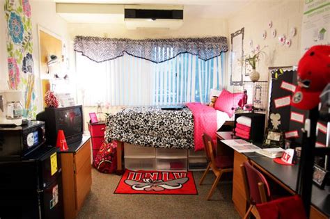 Take a peek into dorm life at UNLV (yes, UNLV has dorms!) - Las Vegas ...