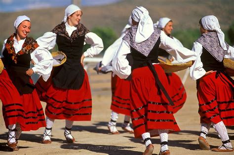 Basque dancers | Basque, Basque country, Spanish costume