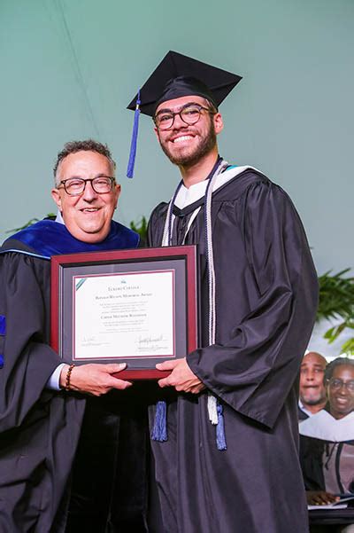 Eckerd College celebrates its 60th Commencement ceremony - News | Eckerd College