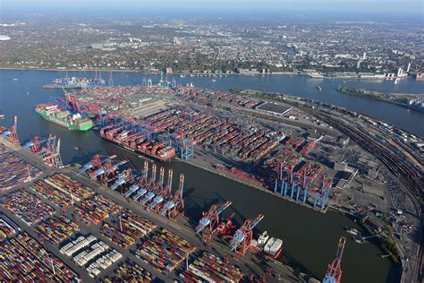 Port of Hamburg | Port of Hamburg boosts container throughput market share