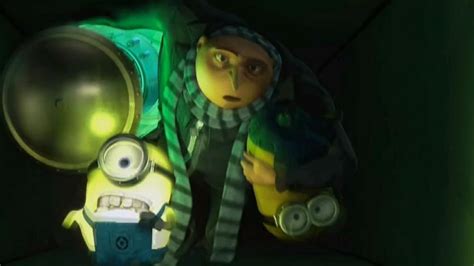 Despicable Me - Despicable Me: Gru And Two Minions Steal Vector's Shrink Ray | IMDb