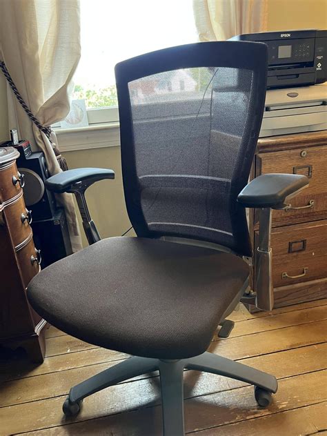 10$ at a call center clearance. Bought three : r/OfficeChairs