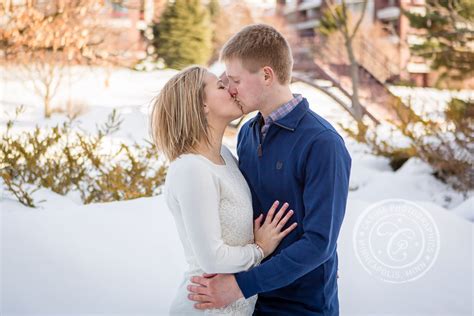 Centennial Lakes Park Engagement Photos | Carina Photographics