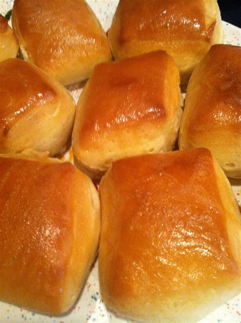 Baking is Cheaper than Therapy: Texas Roadhouse Rolls - copycat recipe