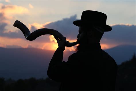 When Is Yom Kippur 2024? | Dates, Meaning & Traditions | The Old Farmer ...