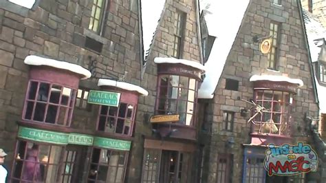 Walk through Hogsmeade Village at the Wizarding World of Harry Potter ...