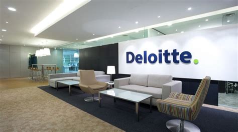 Deloitte or Accenture - Where Should I Work? - MetroMBA