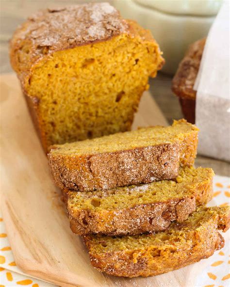 BEST Pumpkin Bread Recipe {+VIDEO} | Lil' Luna