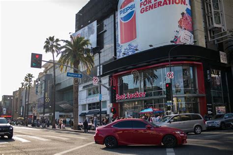 Hollywood Blvd. with Tourists in the Daytime Editorial Image - Image of urban, landmark: 115902425