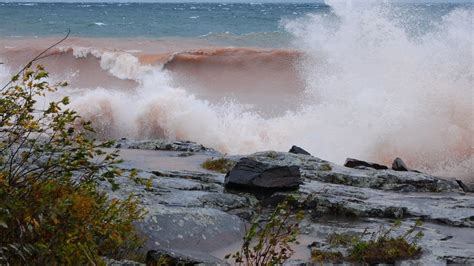 Storms batter Lake Superior's north shore | MPR News