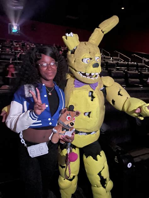 My Spring Bonnie cosplay at the FNAF movie premiere : r/fivenightsatfreddys