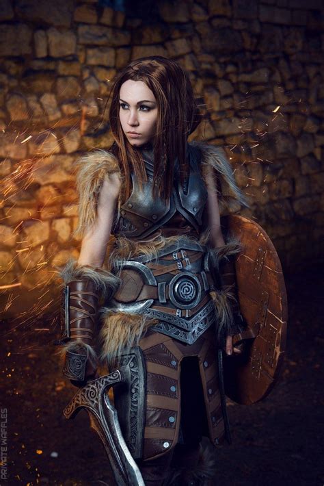 Lydia (Skyrim) Cosplay by ErinLiona | Skyrim cosplay, Fantasy art warrior, Female armor