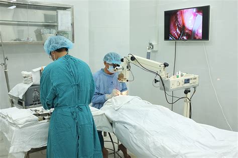 MENLA - Eye Surgery with Phaco method for 50 poor patients at HCMC ...