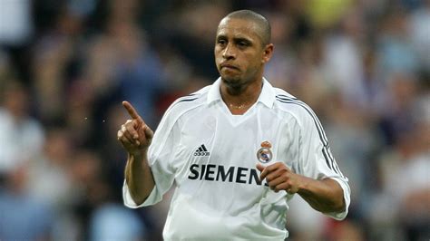 Roberto Carlos Real Madrid La Liga 02102005 - Goal.com