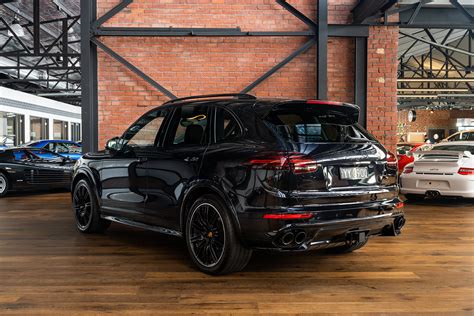 Porsche Cayenne GTS Black (5) - Richmonds