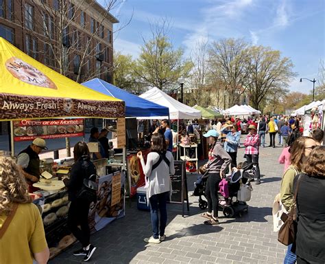 Flea Market at Eastern Market Celebrates 35 Years - MidCity DC News