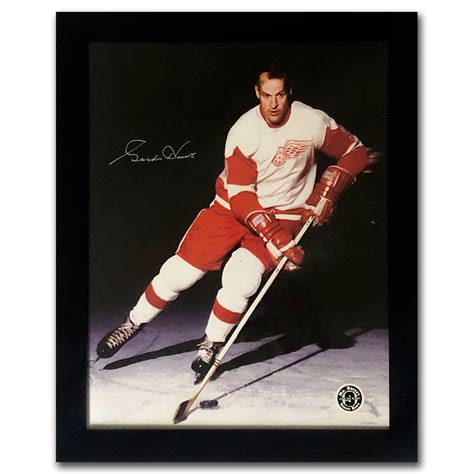 Gordie Howe Autographed Framed 8X10 Photo - Owned by Mike Palmateer - NHL Auctions