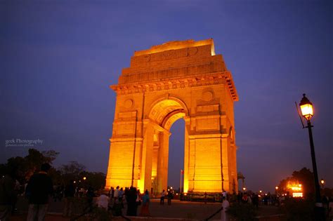 Delhi with Scenic View of Agra – Dhanraj Tours And Travels