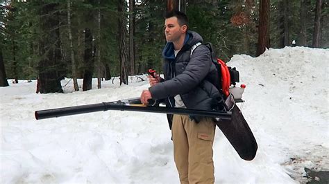 How to Build a Semi-Automatic Snowball Launcher | Digital Trends