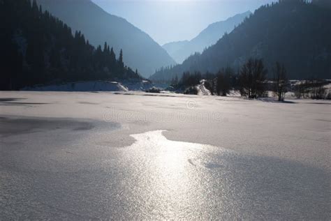 Winter mountain lake stock photo. Image of rocks, trees - 7105090