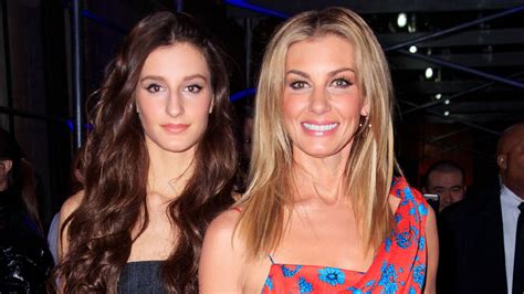 Audrey McGraw shocks fans with side-by-side photo with mom Faith Hill ...